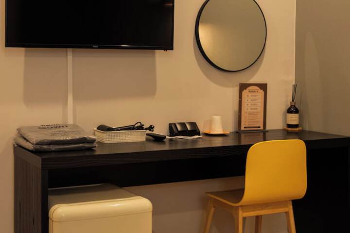 Room 43 of 80