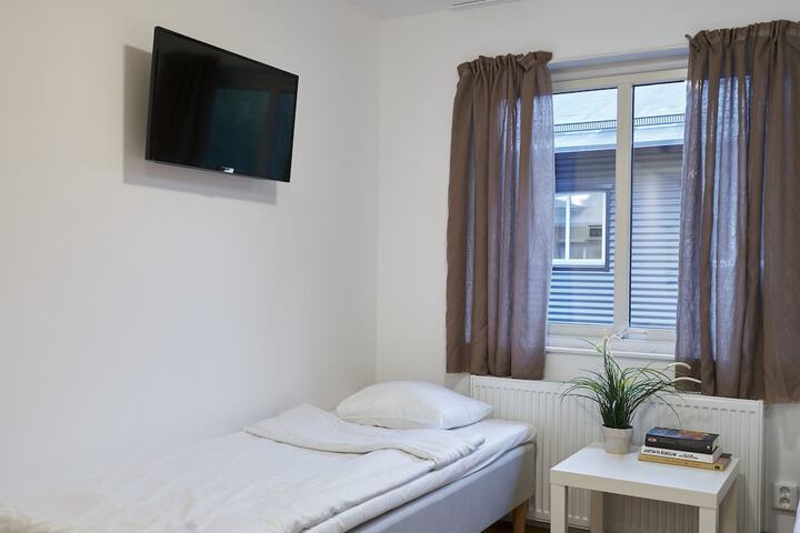 Room 4 of 31