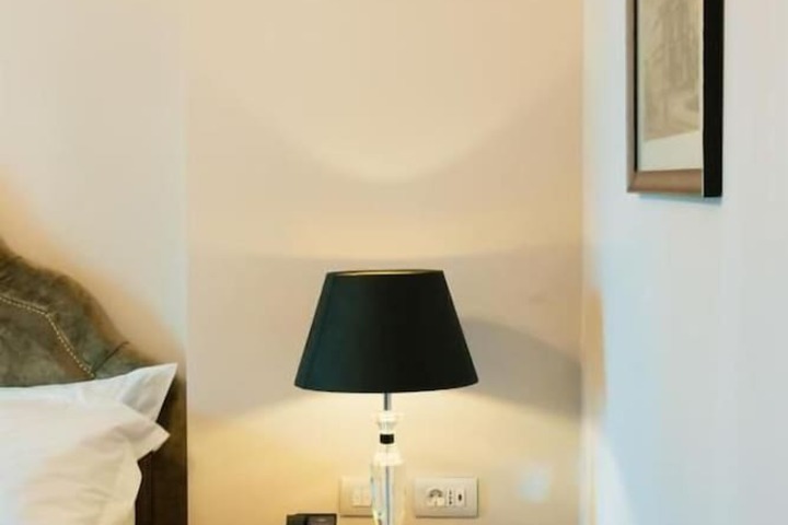 Room 10 of 73