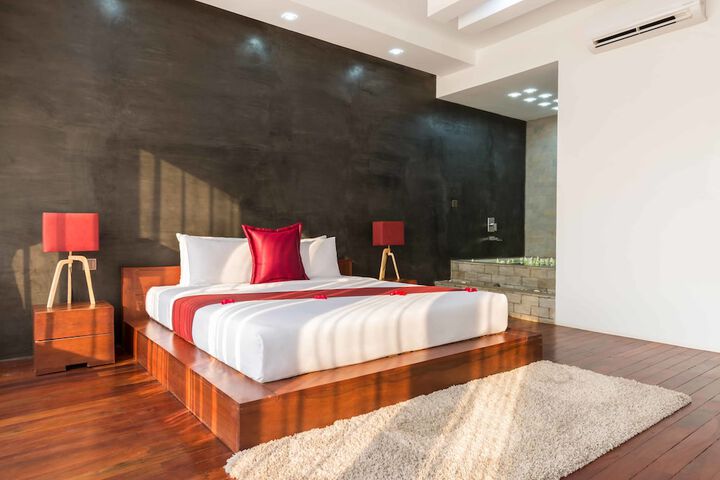 Room 10 of 95