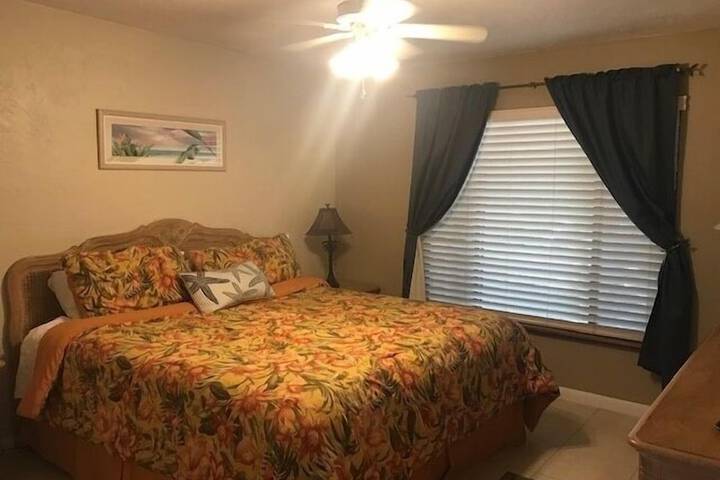 Room 2 of 25