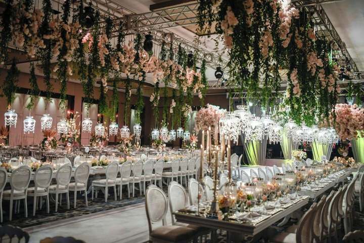 Ballroom/Hall 98 of 127
