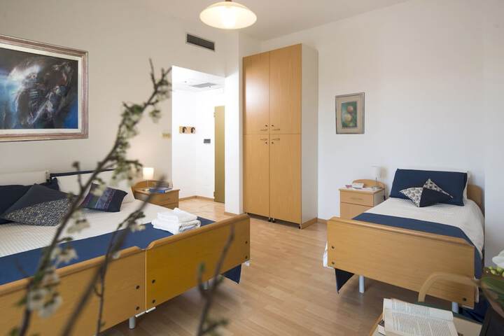 Room 5 of 38