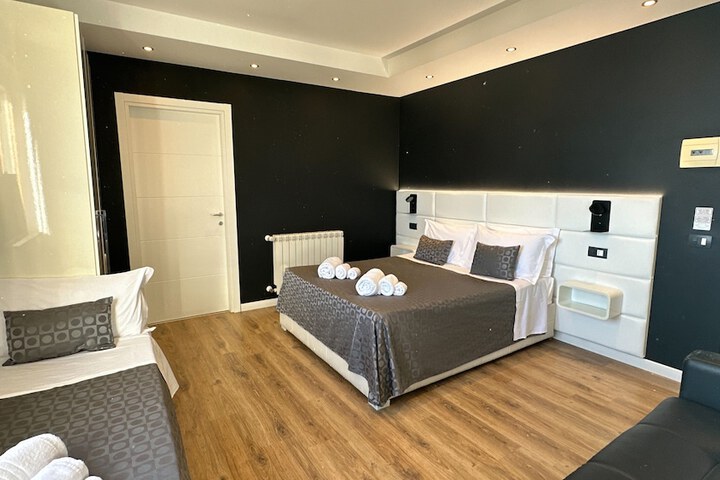 Room 12 of 154