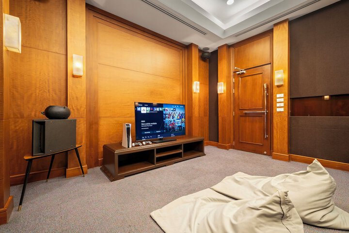Room 72 of 88