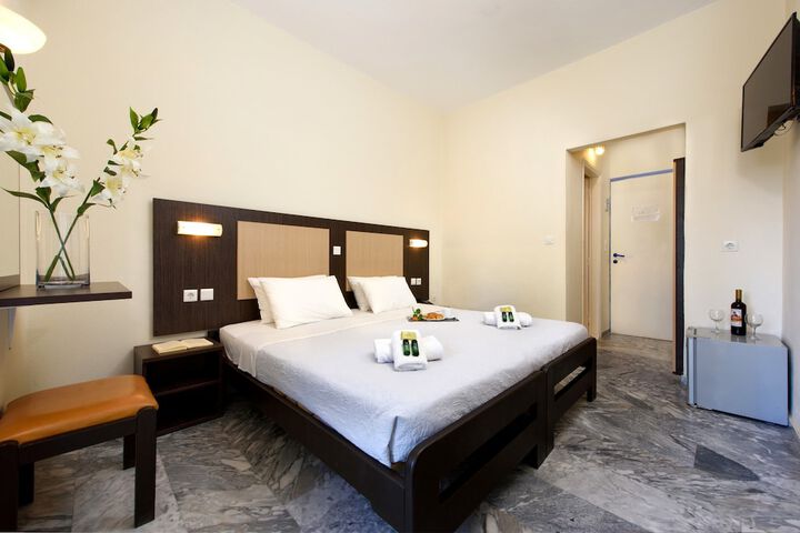 Room 10 of 42