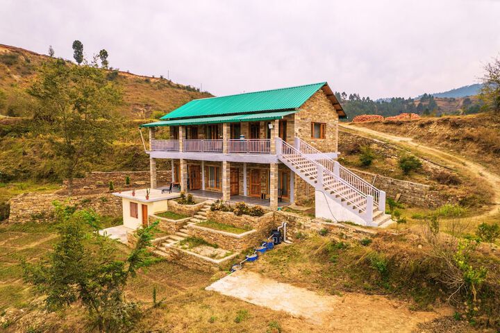 Himkosi Farm by the River in Almora