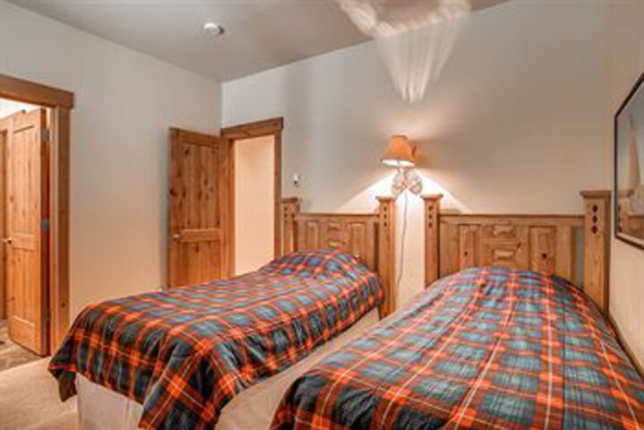 Room 160 of 434