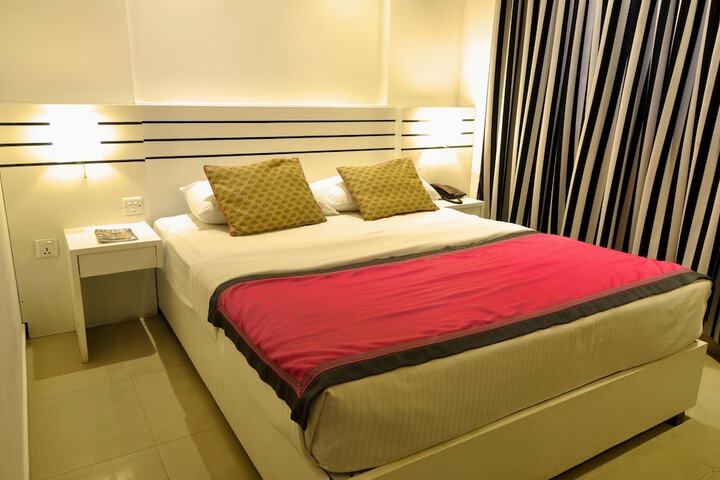 Room 10 of 40
