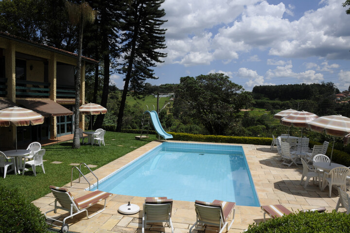 Pool 11 of 29