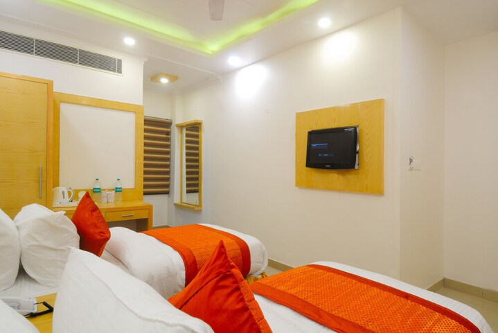 Room 9 of 36