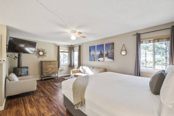 Room 2 of 37
