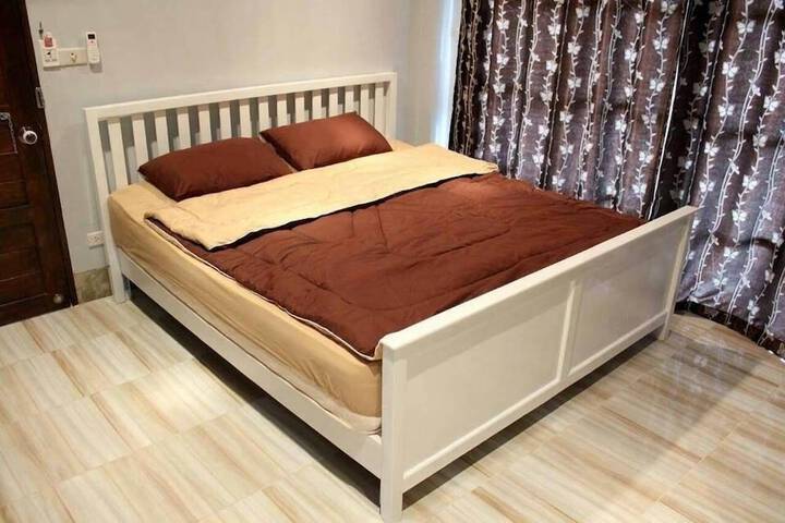 Room 10 of 19