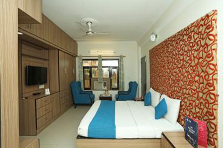 Room 10 of 21