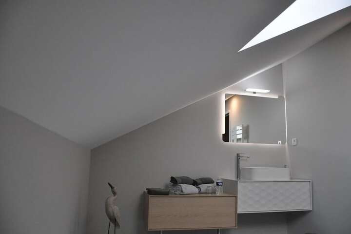 Room 21 of 35