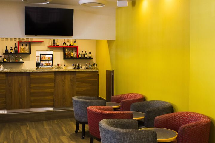 Lounge 39 of 49