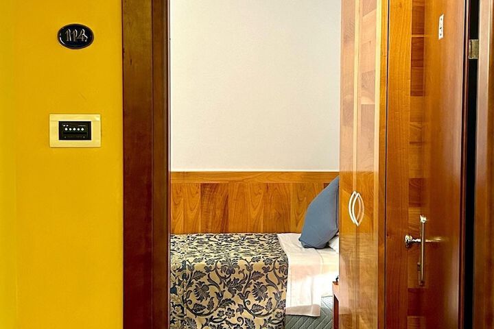 Room 4 of 41