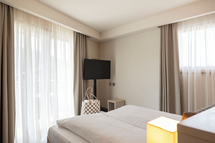 Room 21 of 62