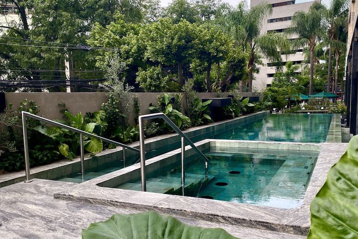 Pool Hotel
