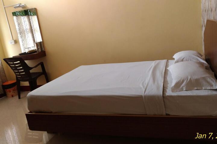 Room 2 of 7