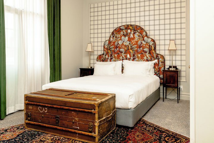 Room 33 of 77