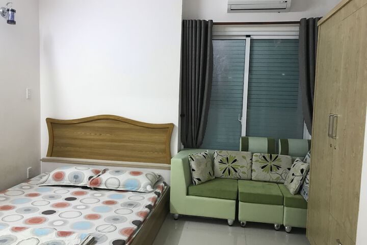 Room 4 of 14
