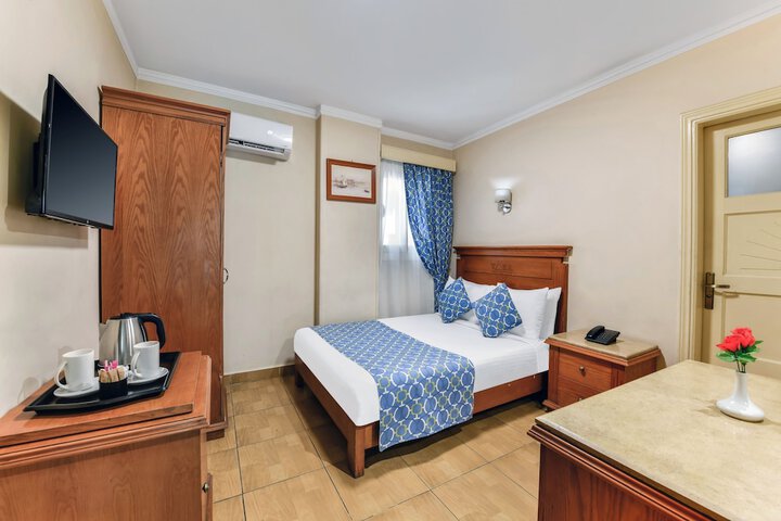 Room 10 of 23
