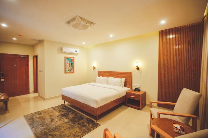 Room 10 of 37