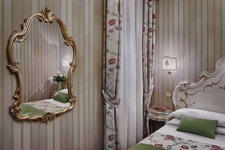 Room 16 of 54