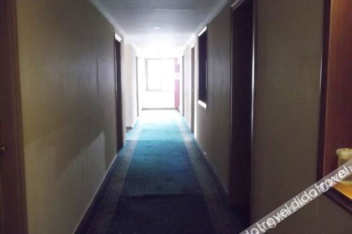 Haining Golden Block Hotel