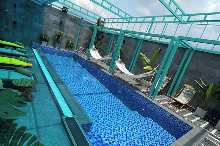 Pool 89 of 125
