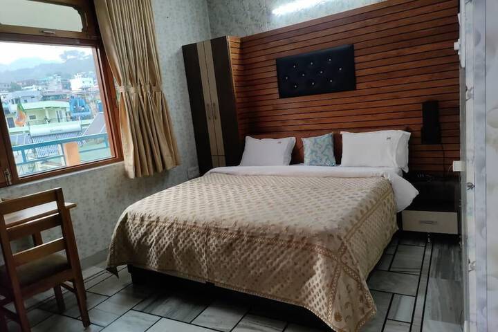 Room 3 of 5