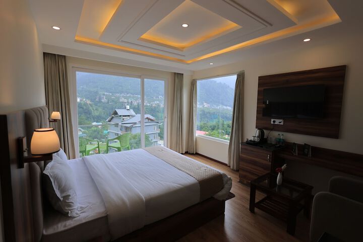 Room 10 of 17