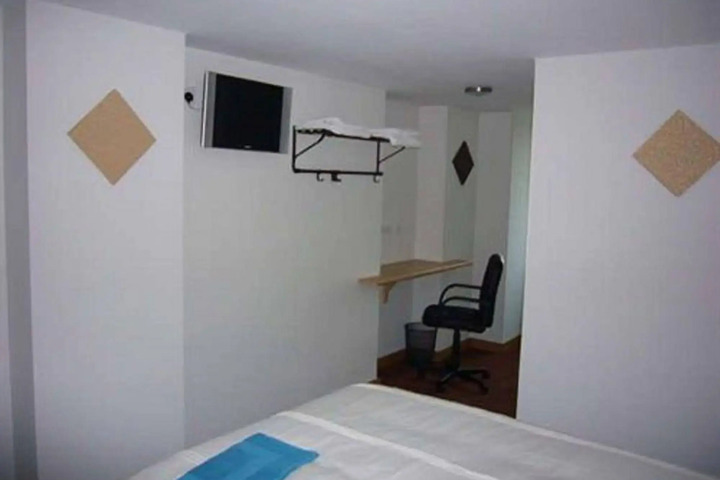 Photo 12