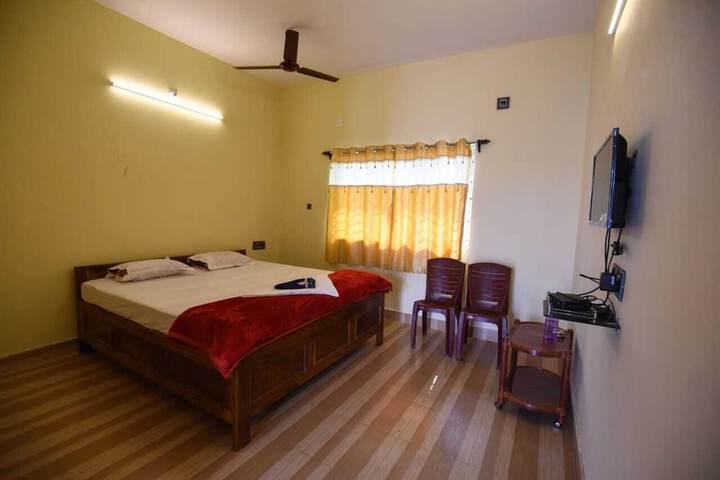 Room 5 of 125