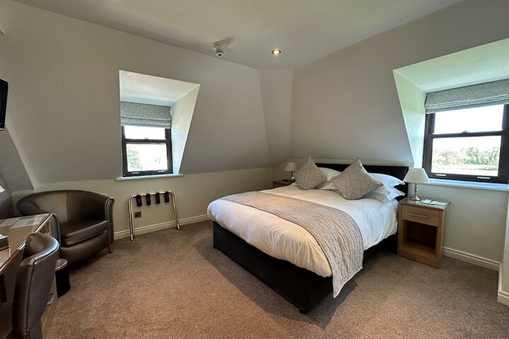 Room 13 of 73