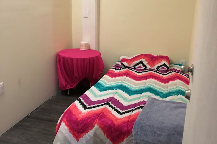 Room 3 of 32