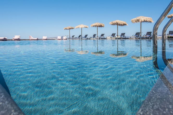 Hotel Pool