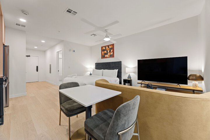 Room 55 of 184