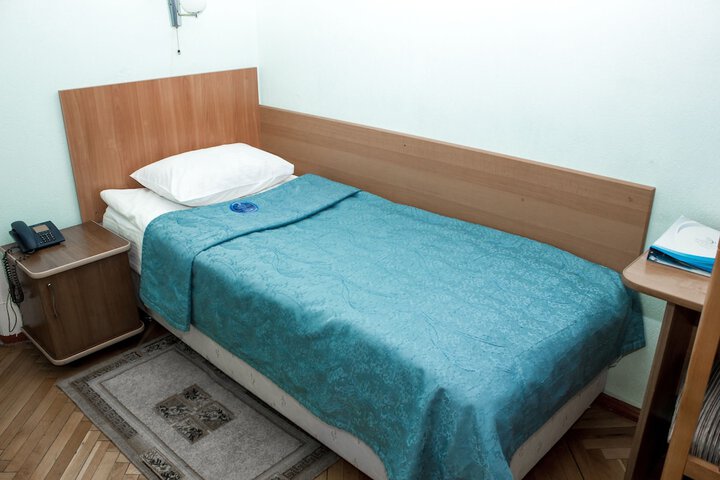 Room 6 of 37