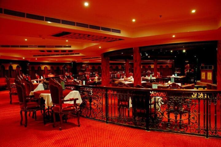 Dining 36 of 71