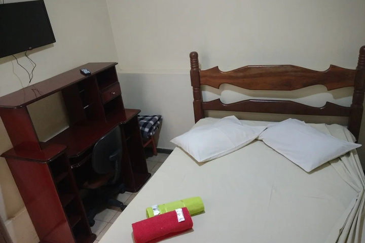 Room 2 of 10