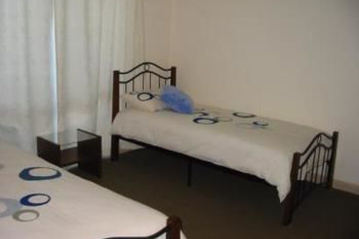 Room 5 of 10