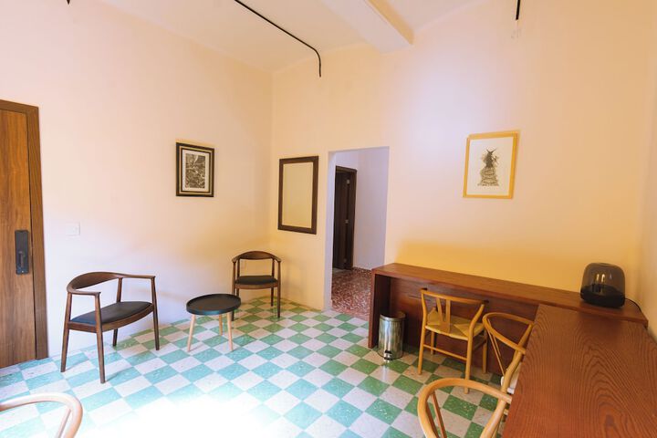 Room 20 of 42