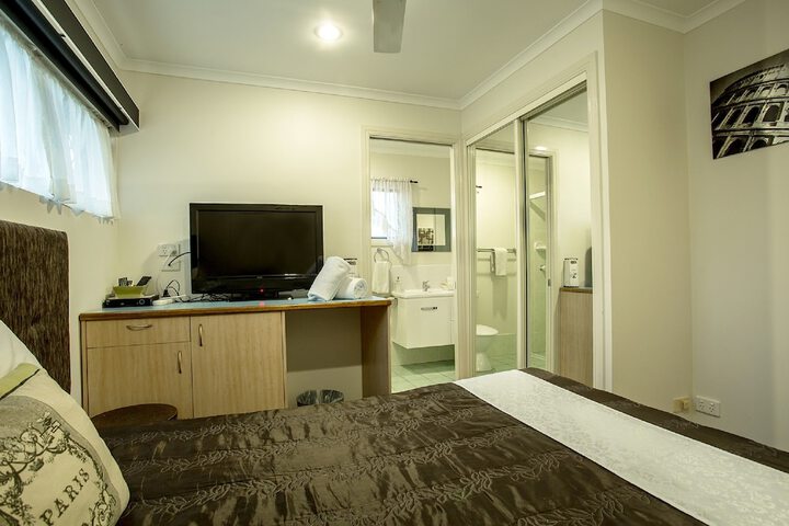 Room 28 of 53