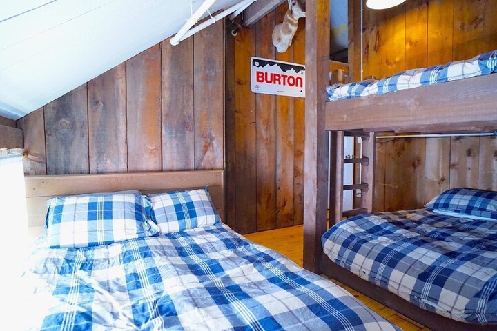 Room 5 of 33
