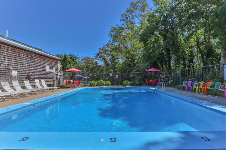 Pool 22 of 37