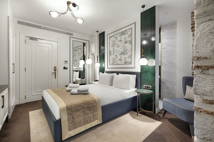 Room 46 of 86