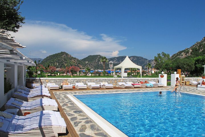 Pools & Facilities