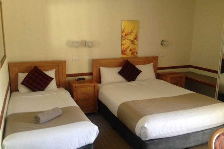 Room 13 of 30